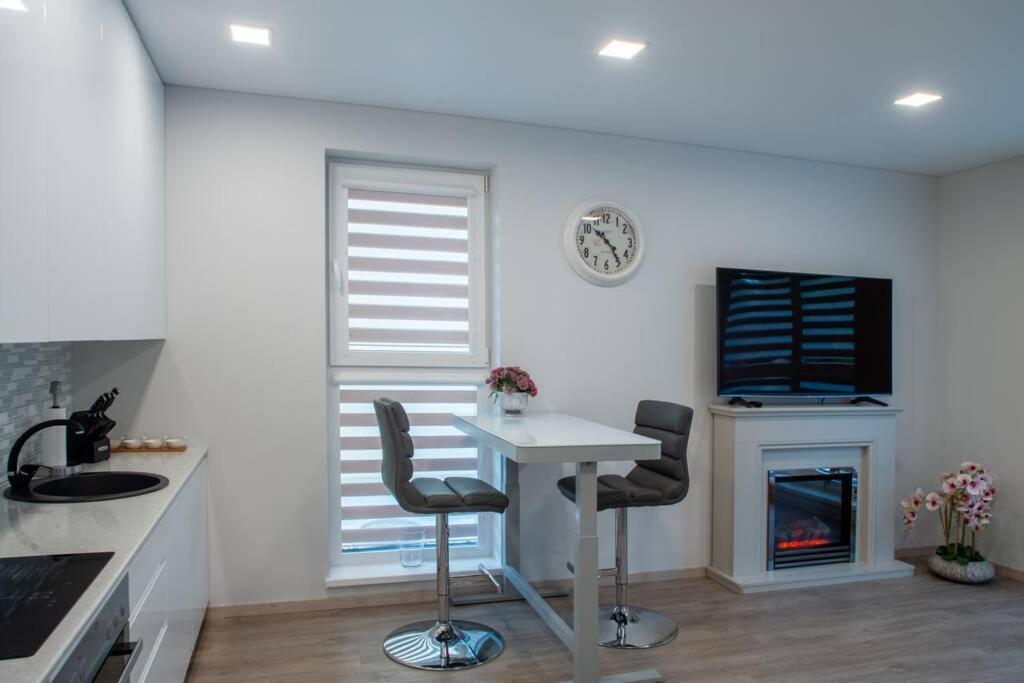 Luxurious Oak Park Apartment By Polo Apartments Κάουνας Εξωτερικό φωτογραφία